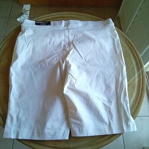 Alfred Dunner Slimming waistband Modern fit  Short Size 14P Color White